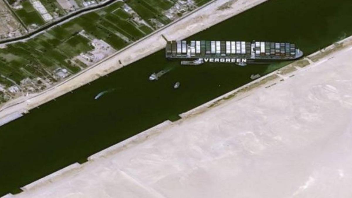 Svey krizi sryor: Akabe Liman'nda alarm durumuna geildi