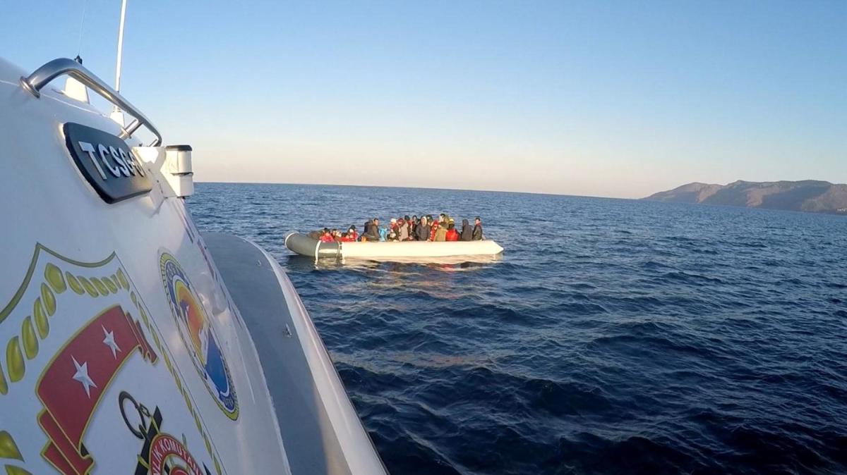 Yunanistan'n lme terk ettii kaak gmenleri Sahil Gvenlik kurtard