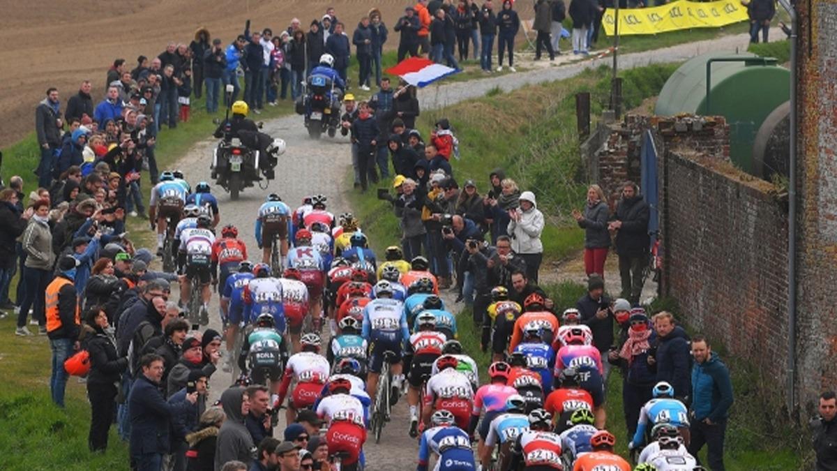Fransa 2021 Paris-Roubaix Bisiklet Yar'na koronavirs engeli