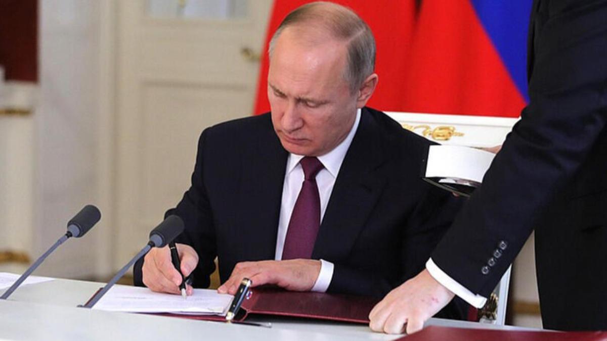 Putin devlet bakannn iki dnem daha adayln koymasna ynelik yasay imzalad