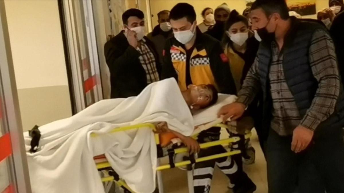 14 yandaki ocuk tiner teknesini yakmaya alrken ar yaraland