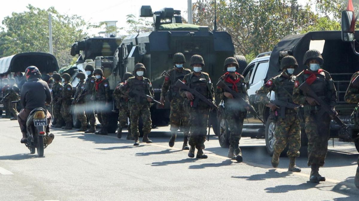 Myanmar ordusu Bago'da protestoculara ate at: 20 l