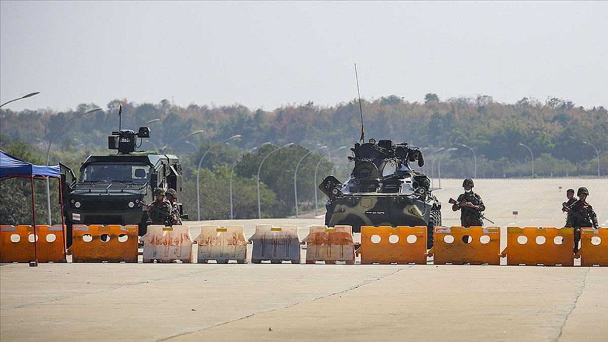 Myanmar ordusu Bago'da protestoculara ate at: 80 l