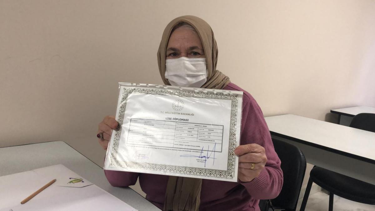 'Okumann ya yok' dedi 75 yanda liseyi bitirdi, hedefi niversite