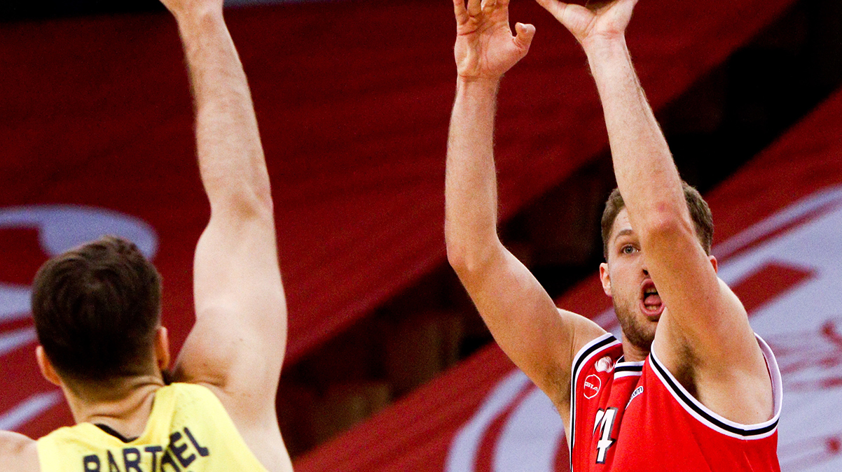 THY Avrupa Ligi'nde haftann en deerlisi Olympiakos'tan Vezenkov