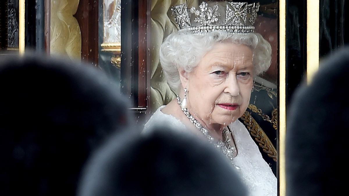 73 yl sonra Kralie Elizabeth'ten bir ilk: Greve dnd