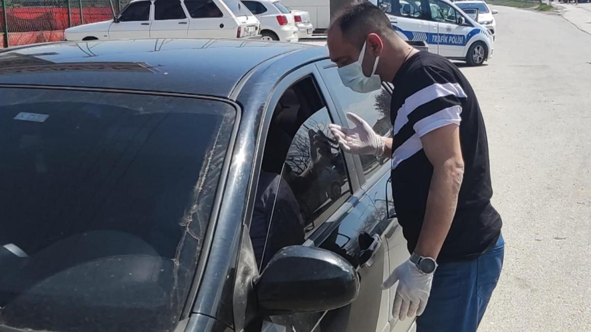 Koronavirs karantinasnda olmas gerekirken arabayla gezerken yakaland