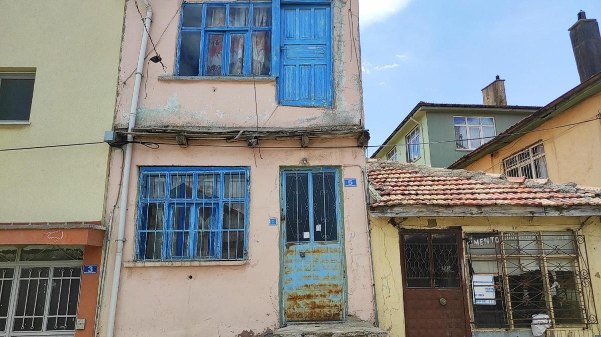 'Kardeim oturacak' diye kiralad evi kumarhaneye evirdi  
