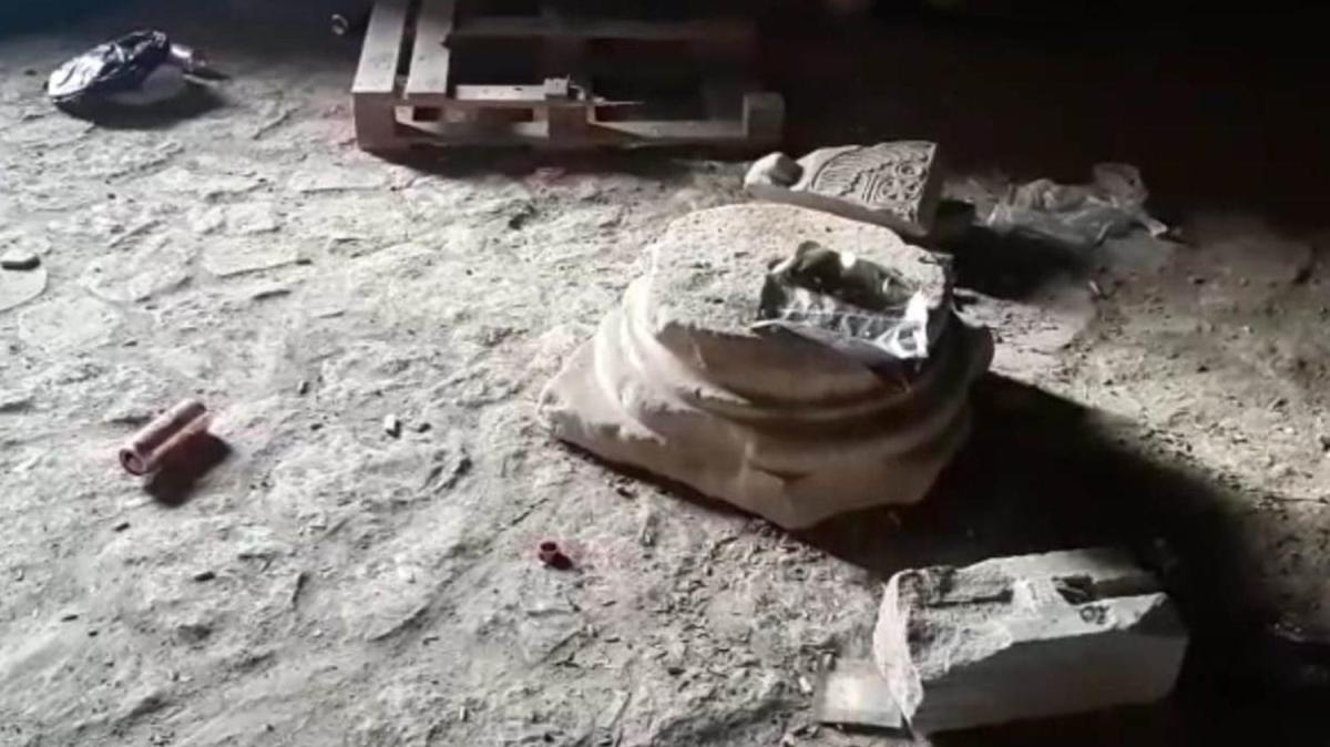 Tarihi kaleyi meyhaneye evirip, stunu masa yaptlar