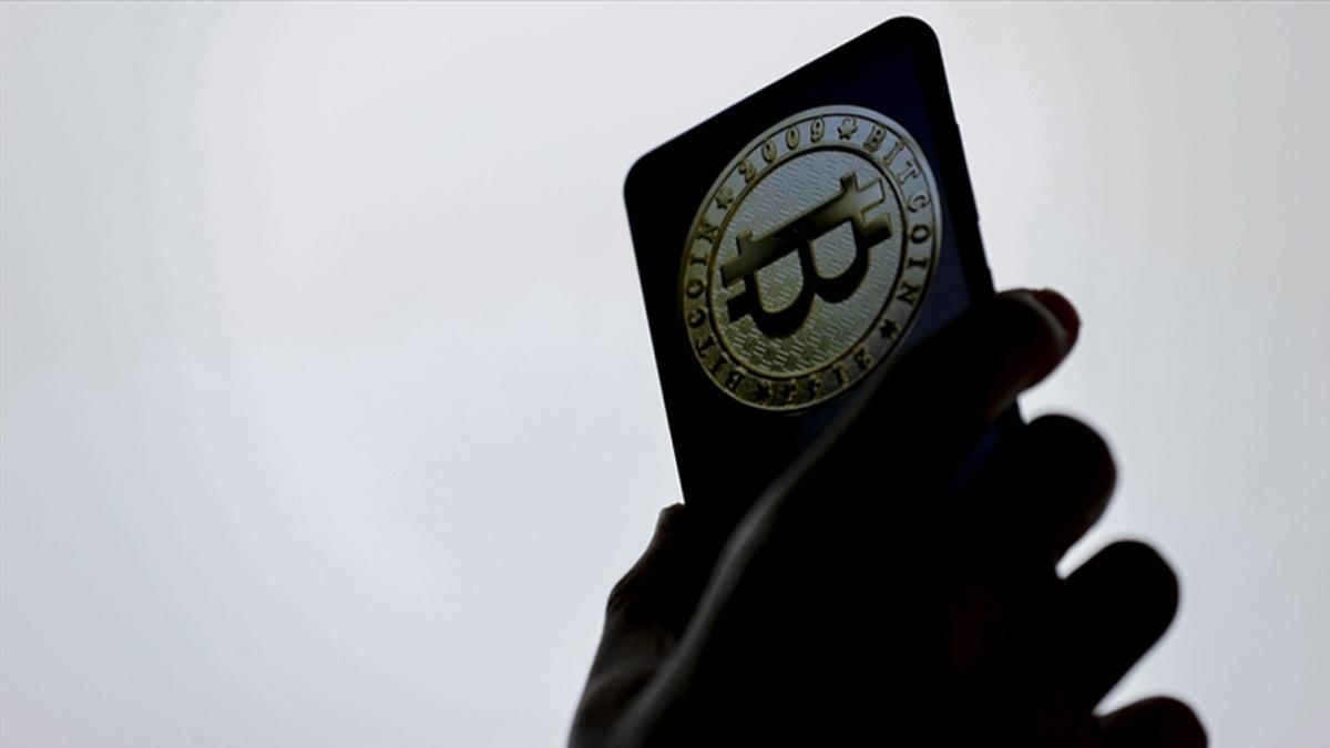 Bitcoin 62,000 dolar seviyelerinde