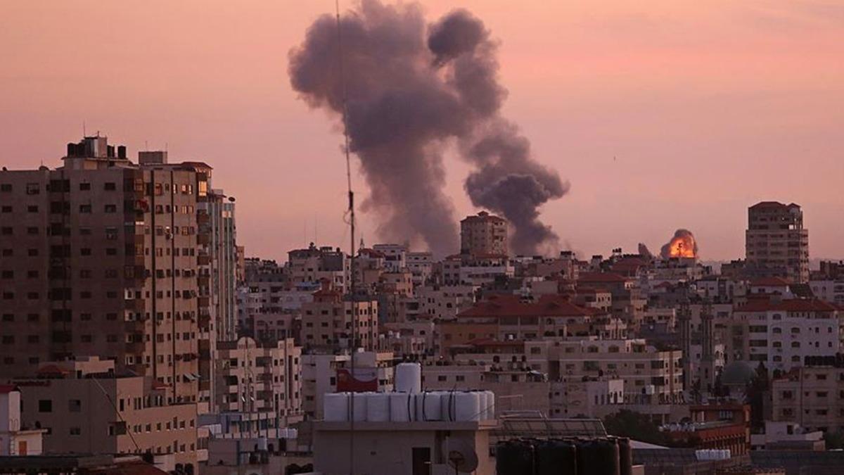 srail ordusundan Gazze'de baz hedeflere hava saldrs