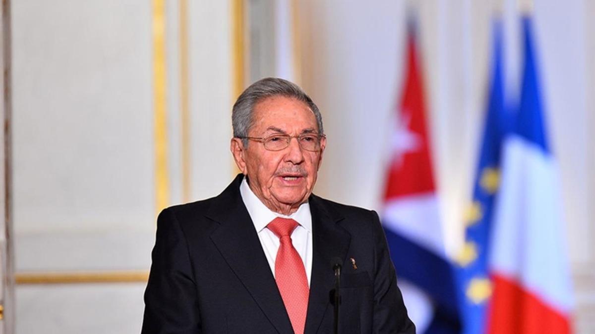 Raul Castro, Kba Komnist Partisi Genel Sekreterlii grevinden istifa etti