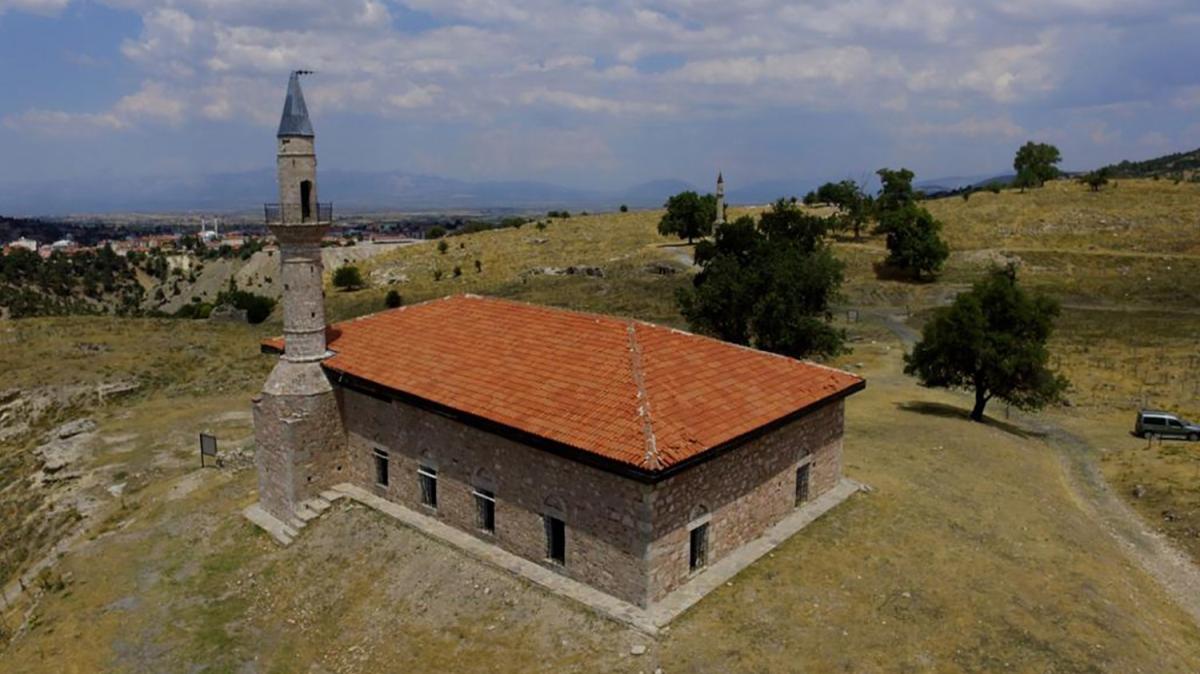 Denizli'de antik kent iindeki Tarihi Cevher Paa Camisi yeniden ibadete ald