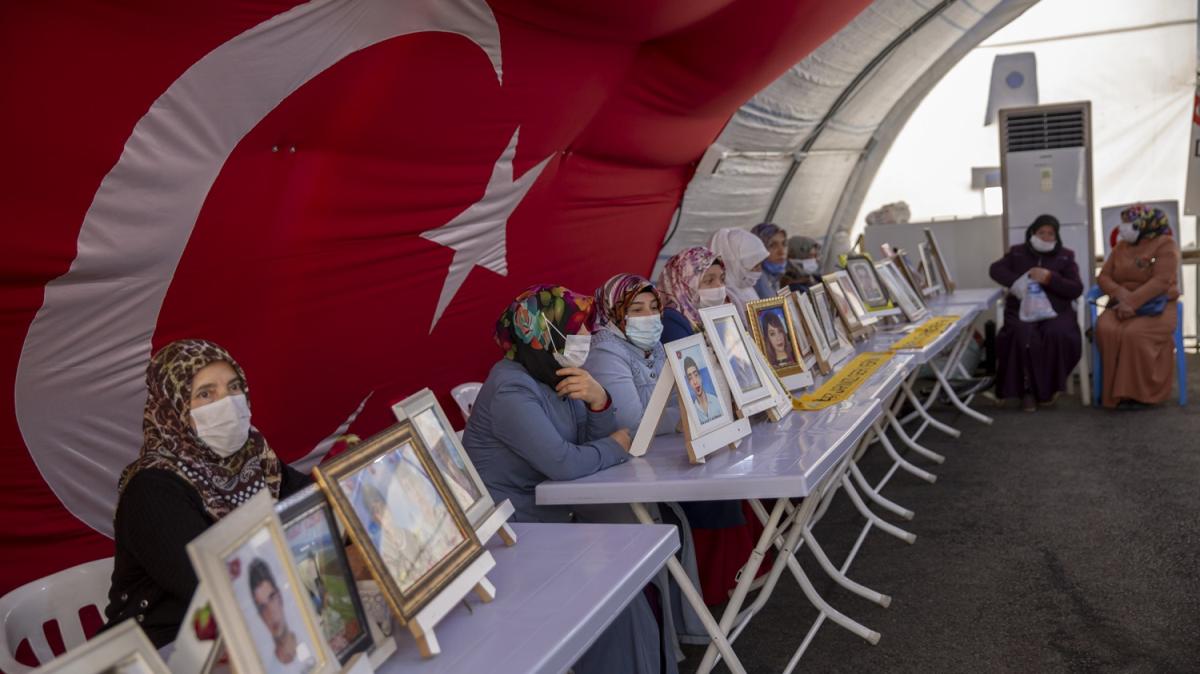 Diyarbakr annelerinden Mu'taki ailelere destek