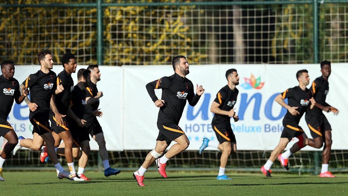 Galatasaray, Antalyaspor mana 4 eksikle kacak
