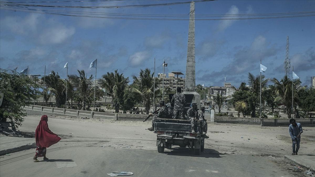 Somali'de seimlere ilikin anlamazln atmaya dnmesiyle yaklak 100 bin kii yerinden oldu