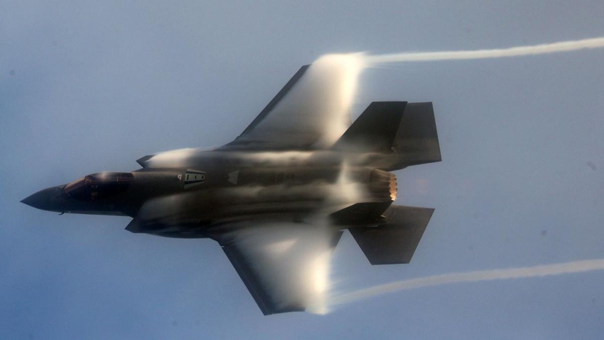 ''F-18 Hornet'' uaklarnn yerini alacak: F-35 satma teklifinde bulundular