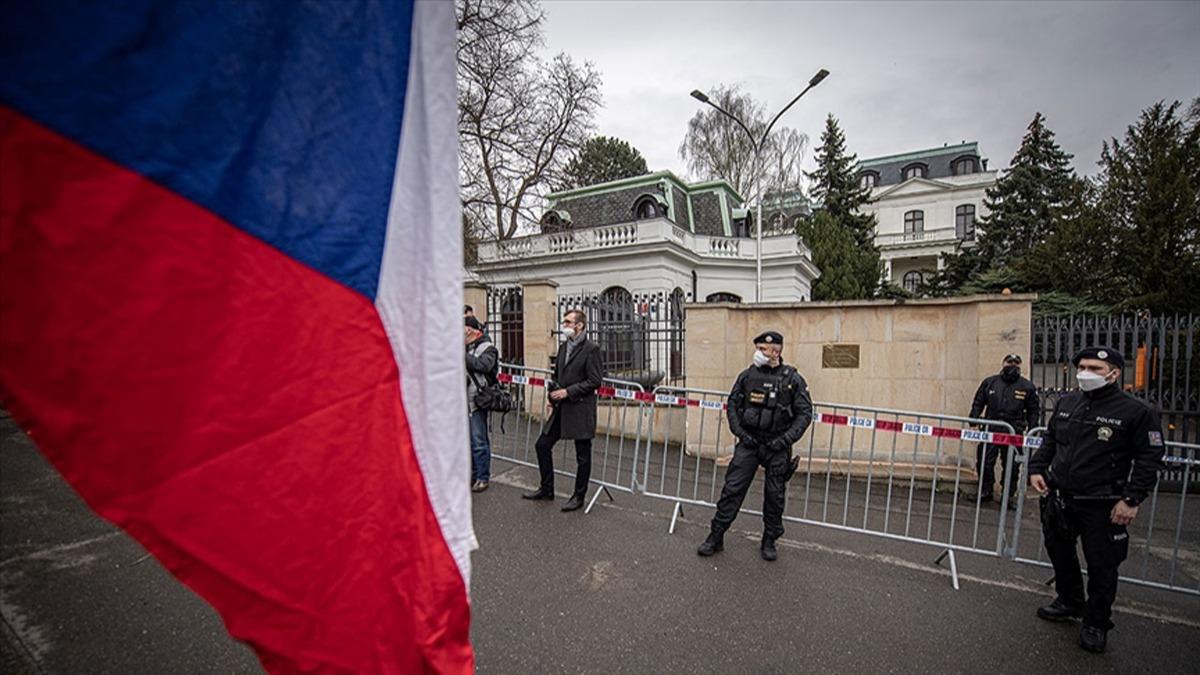 ekya-Rusya ilikilerini derinden sarsan ''diplomat krizi'' sryor