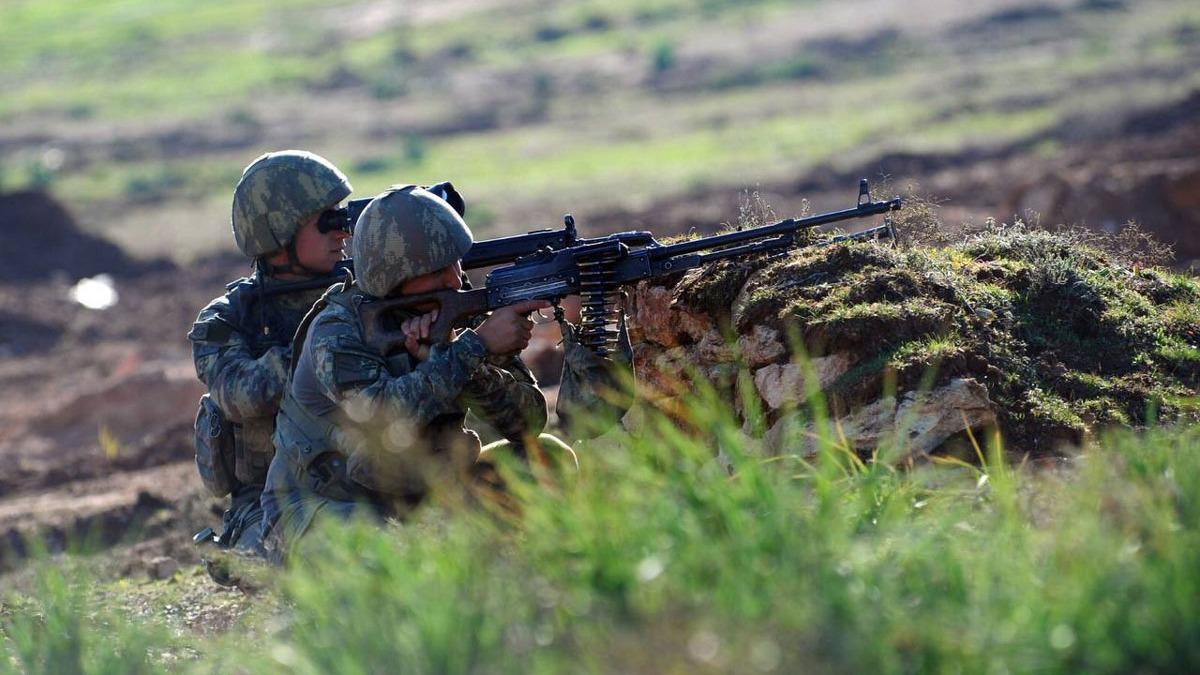 Mehmetie makineli tfek ile ate aan 3 PKK/YPG'li terrist etkisiz hle getirildi