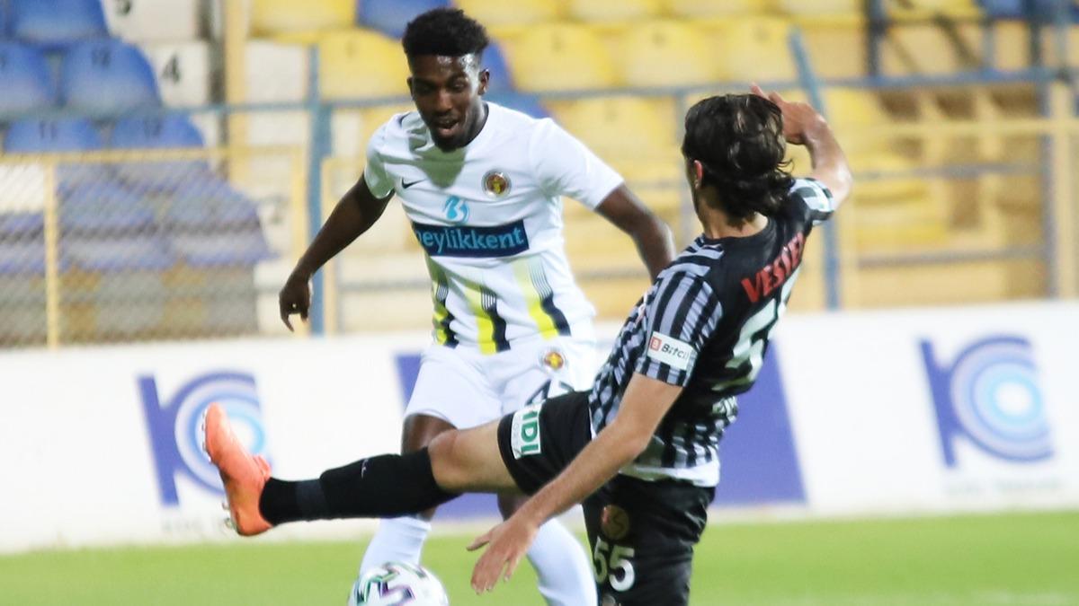 Menemenspor'dan Omar Mohamed aklamas
