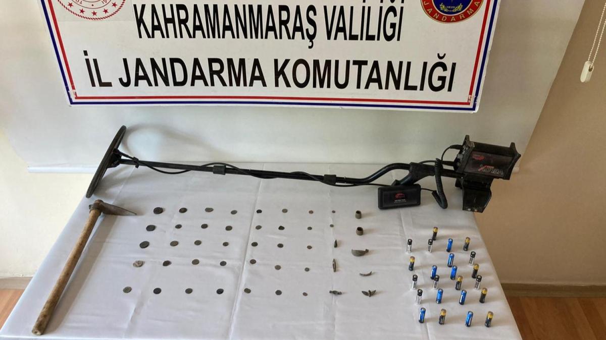 Dedektrle define arayan zanlya jandarmadan sust: 45 tarihi eserle yakaland