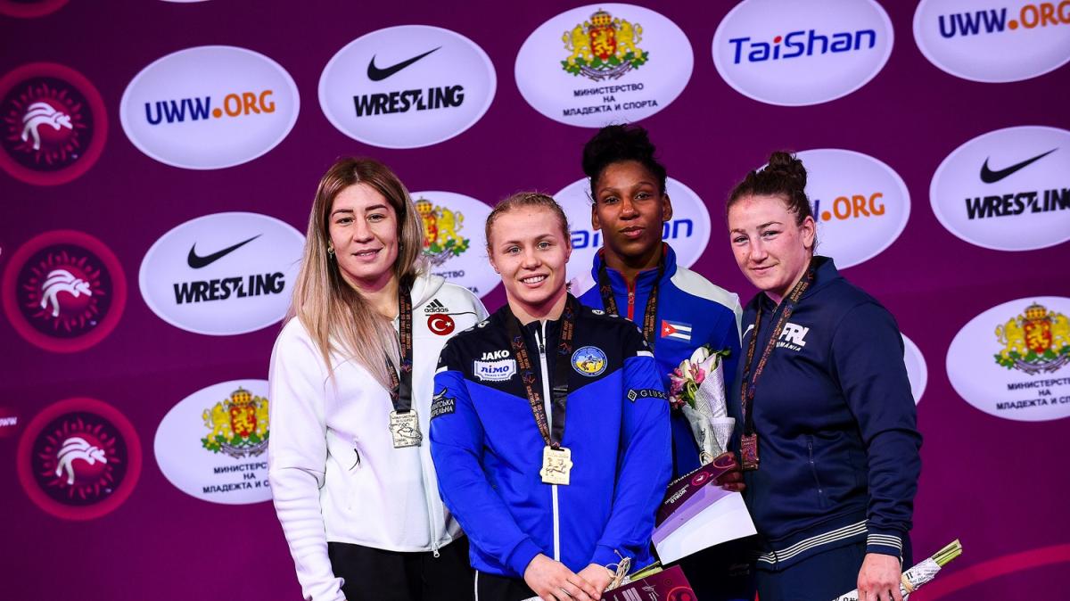 2021 Dnya Gre Olimpiyat Elemeleri Turnuvas'nda Yasemin Adar'dan gm madalya
