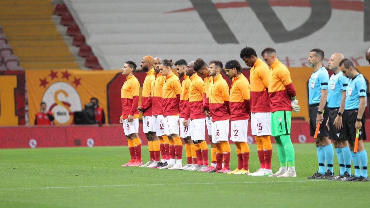Galatasaray-Beikta derbisinde korkutan sakatlk! Mustafa Muhammed...