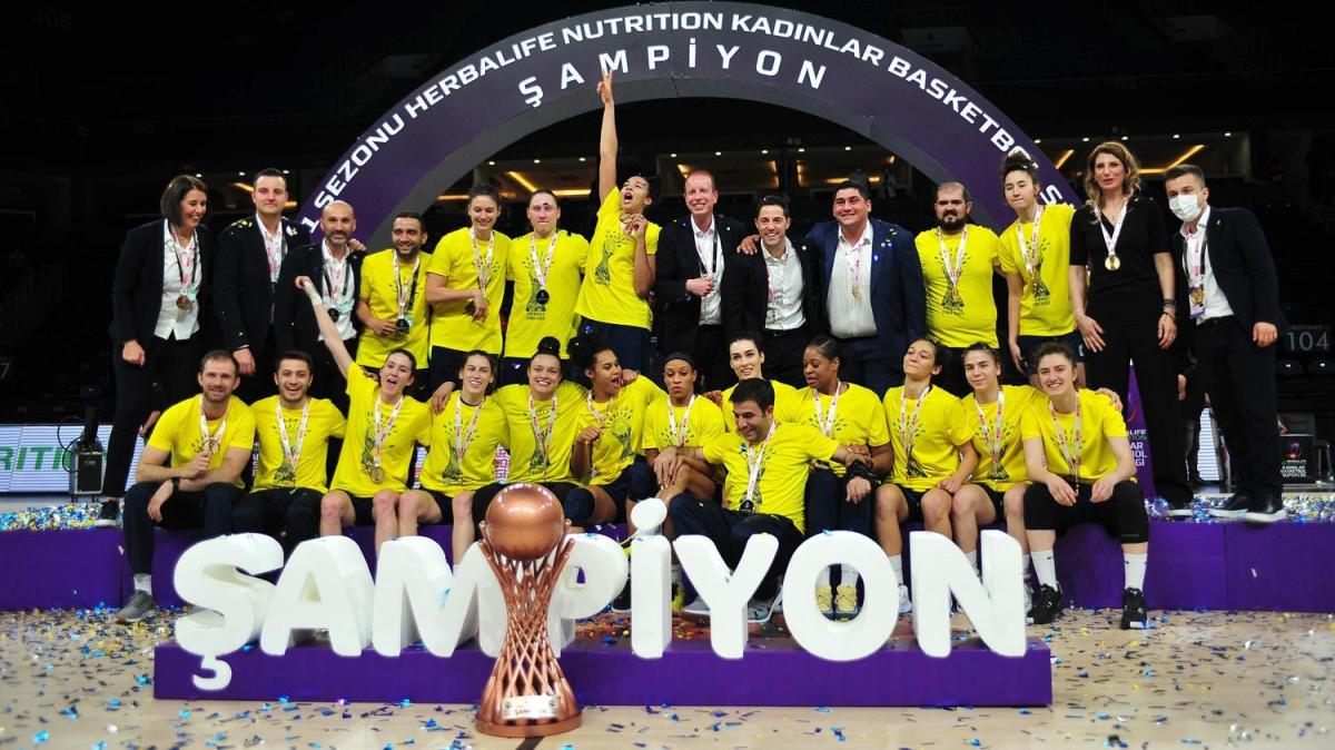 Bakan Kasapolu'ndan ampiyon Fenerbahe'ye tebrik