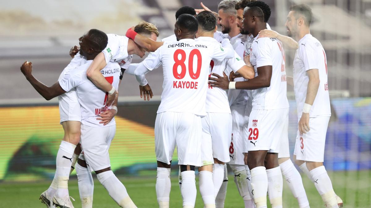 Sivasspor d saha performansyla gz doldurdu