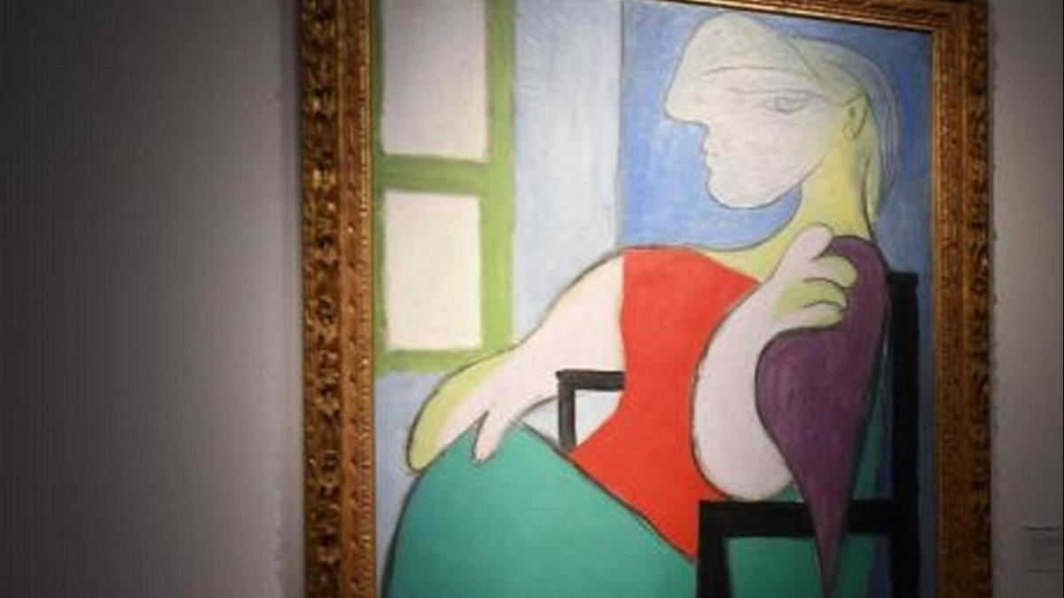 Pablo Picasso'nun 'Pencerenin yannda oturan kadn' eseri ak artrmada 875 bin 330 TL'ye satld