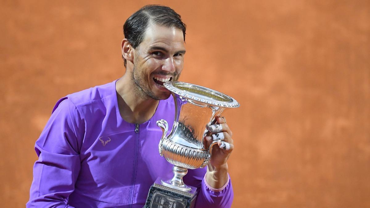 Rafael Nadal Djokovic'i devirdi ve Roma Ak'ta 10. kez ampiyon oldu