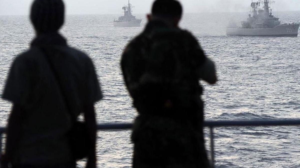 Uzak Asya'da milyar dolarlk gerilim: Sava gemileri snrda