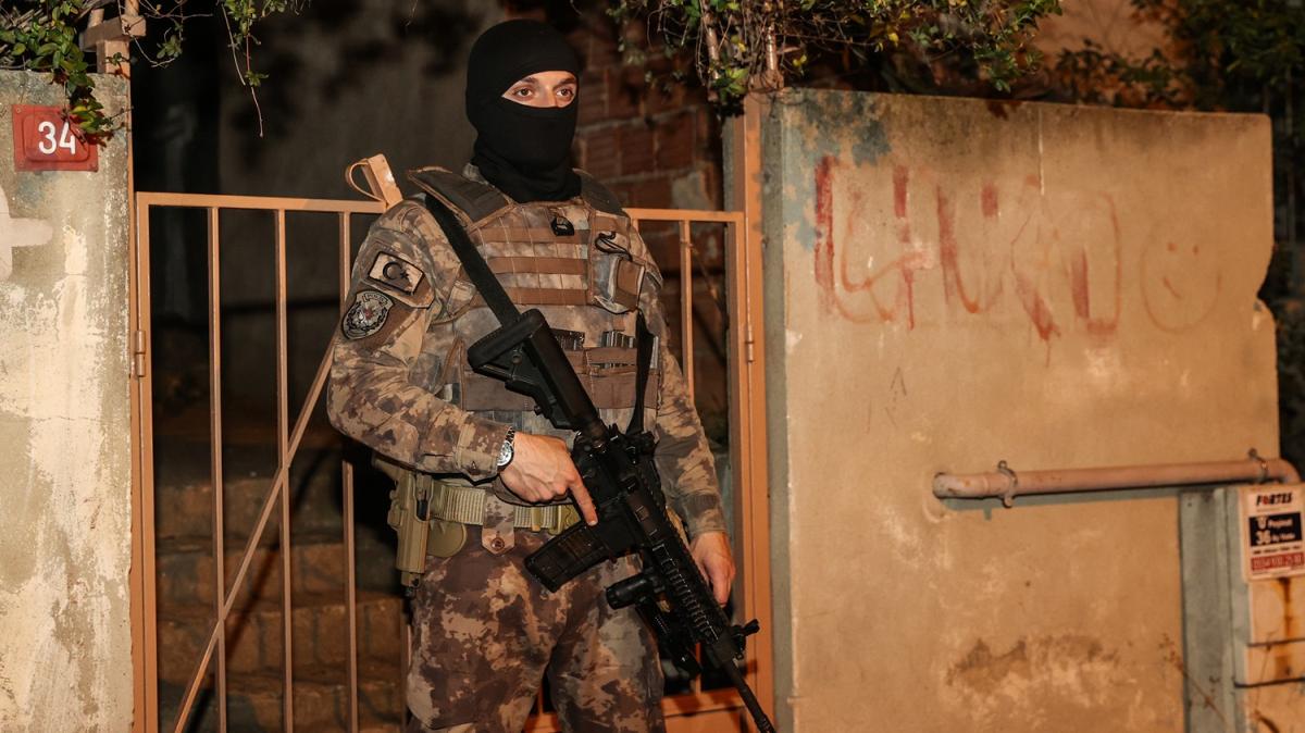 ileri Bakanl operasyonun detaylarn aklad: Szde askeri kanat sorumlusu yakaland