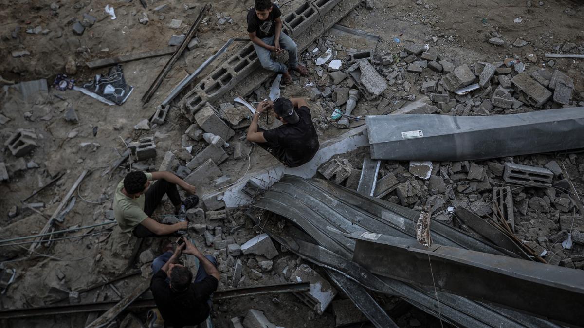 BM: srail'in Gazze'ye saldrlar sonucu en az 75 bin Filistinli yerinden edildi
