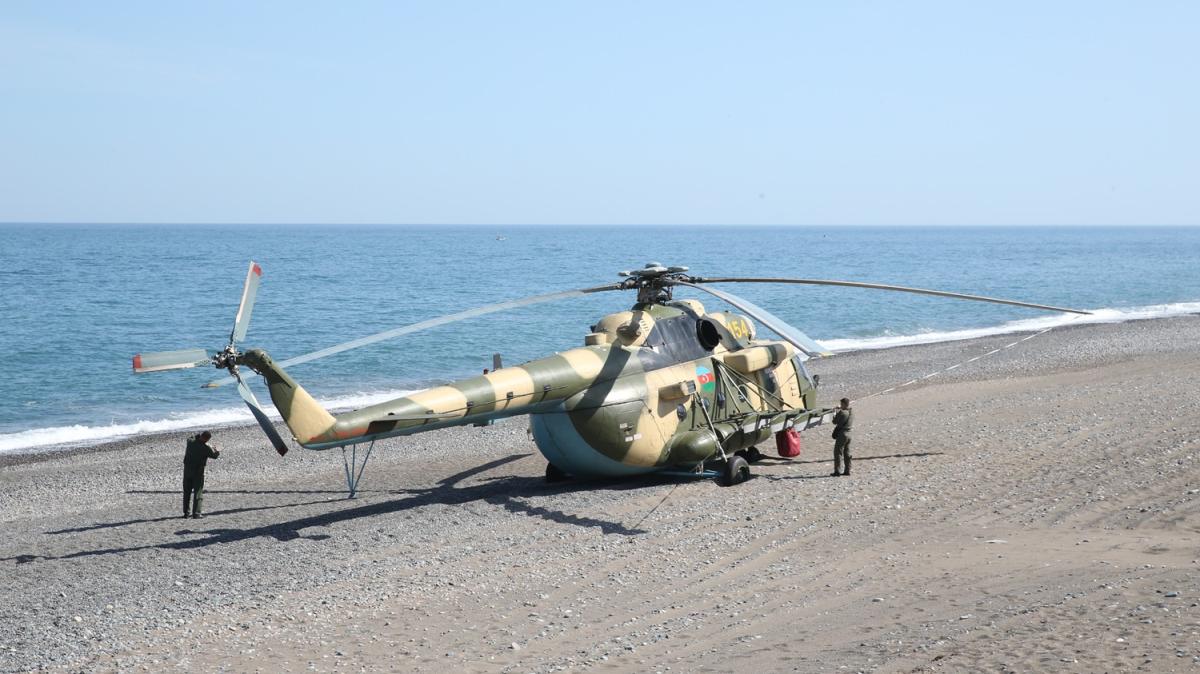 Azerbaycan'a ait askeri helikopter Giresun'a zorunlu ini yapt