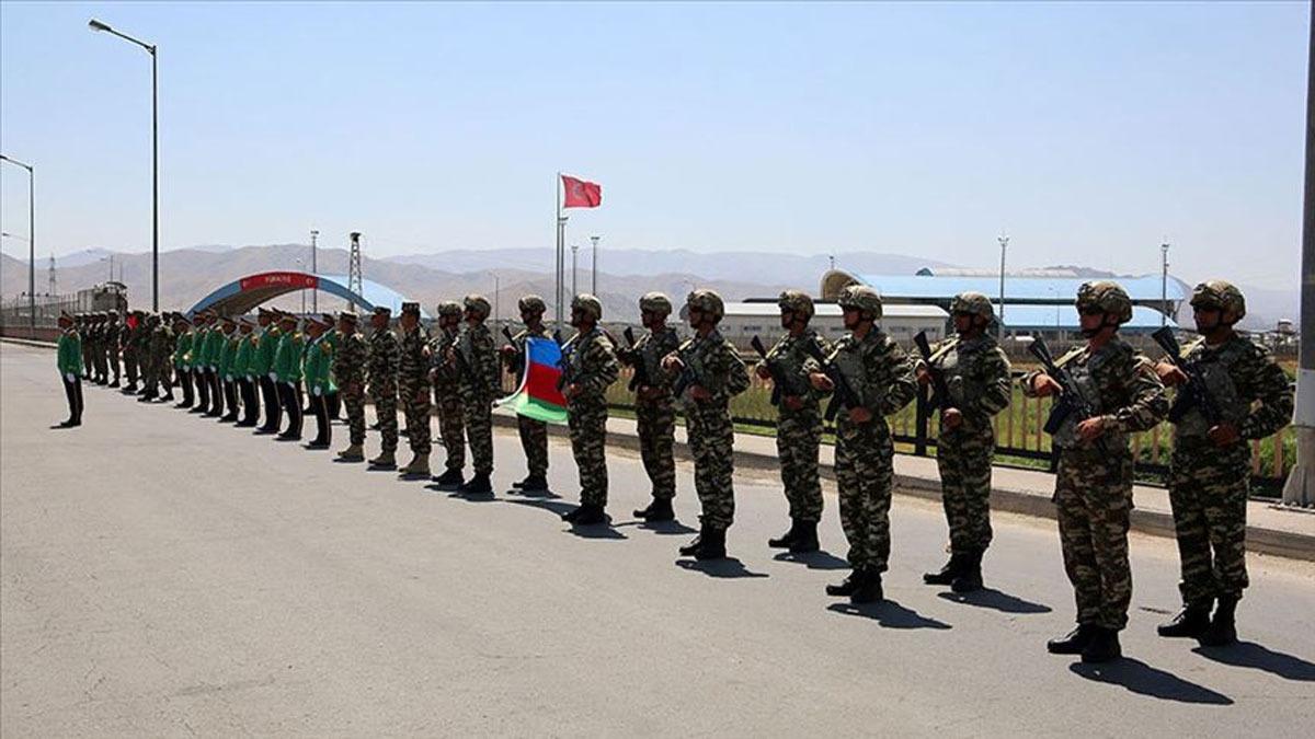 Azerbaycan ve Trk askerleri ortak tatbikat yapt