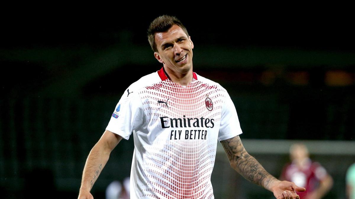 Milan'da Mandzukic takmdan ayrld