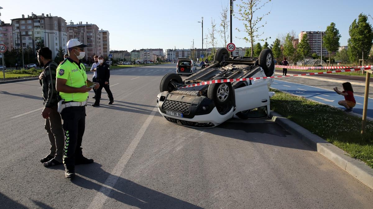Sivas'ta trafik kazalarnda 2 kii ld, 2 kii yaraland 