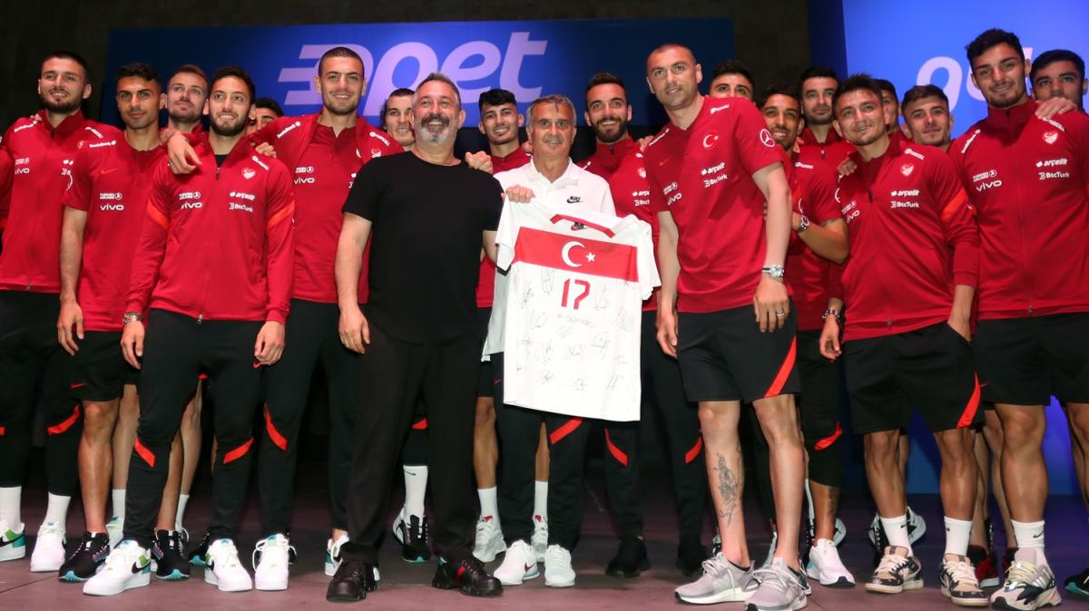 A Millilere, EURO 2020 ncesi Cem Ylmaz morali