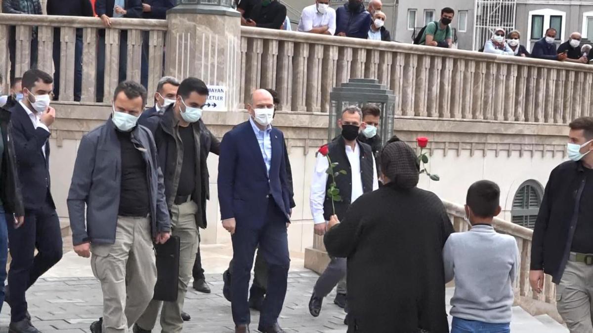 ileri Bakan Sleyman Soylu Taksim Camii'ni ziyaret etti 