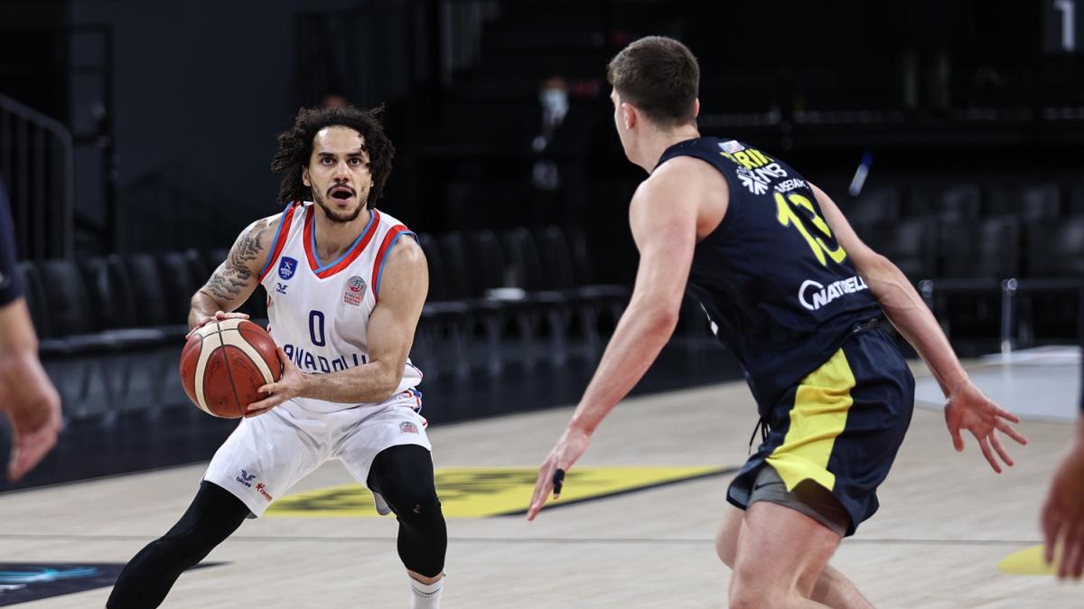 Anadolu Efes'ten Fenerbahe Beko'ya 40 say fark