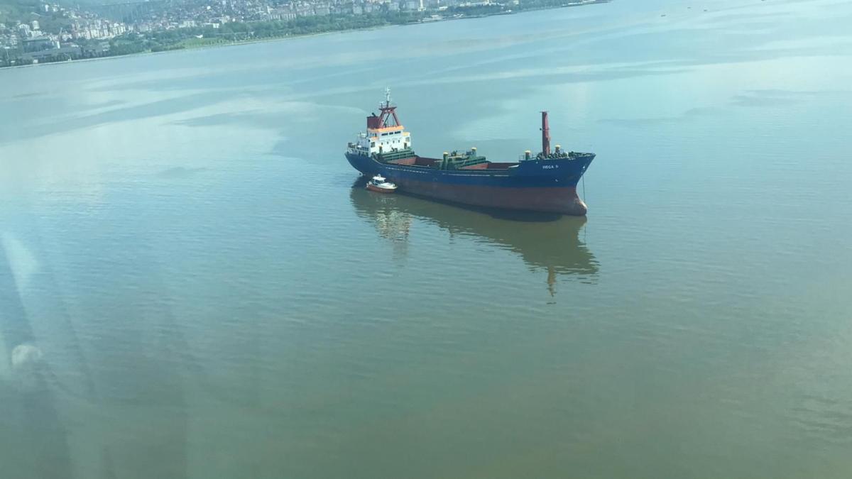 zmit Krfezi'ni kirlettii tespit edilen yk gemisine 1,3 milyon lira ceza kesildi