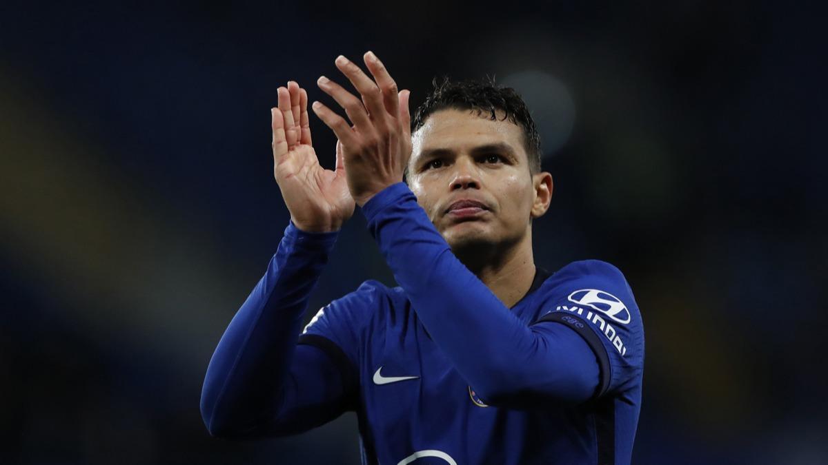 Thiago Silva 1 yl daha Chelsea'de