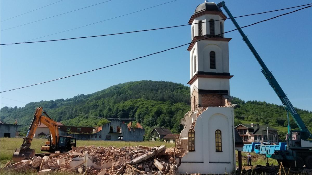 Bonak nine Orlovi'in bahesine izinsiz yaplan Ortodoks kilisenin ykmna baland