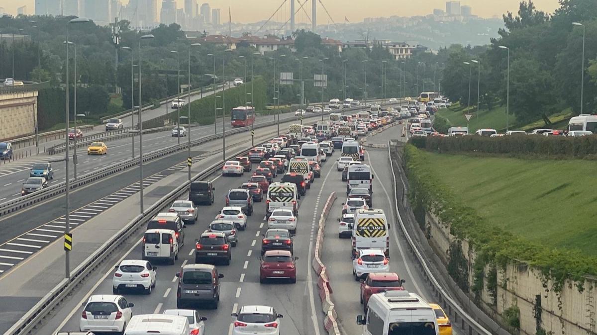 stanbul'da trafikte younluk yaanyor