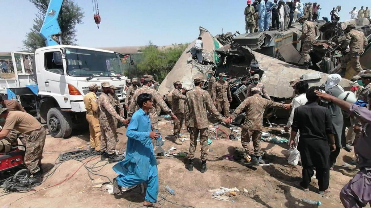 Pakistan'daki tren kazas: l says artyor
