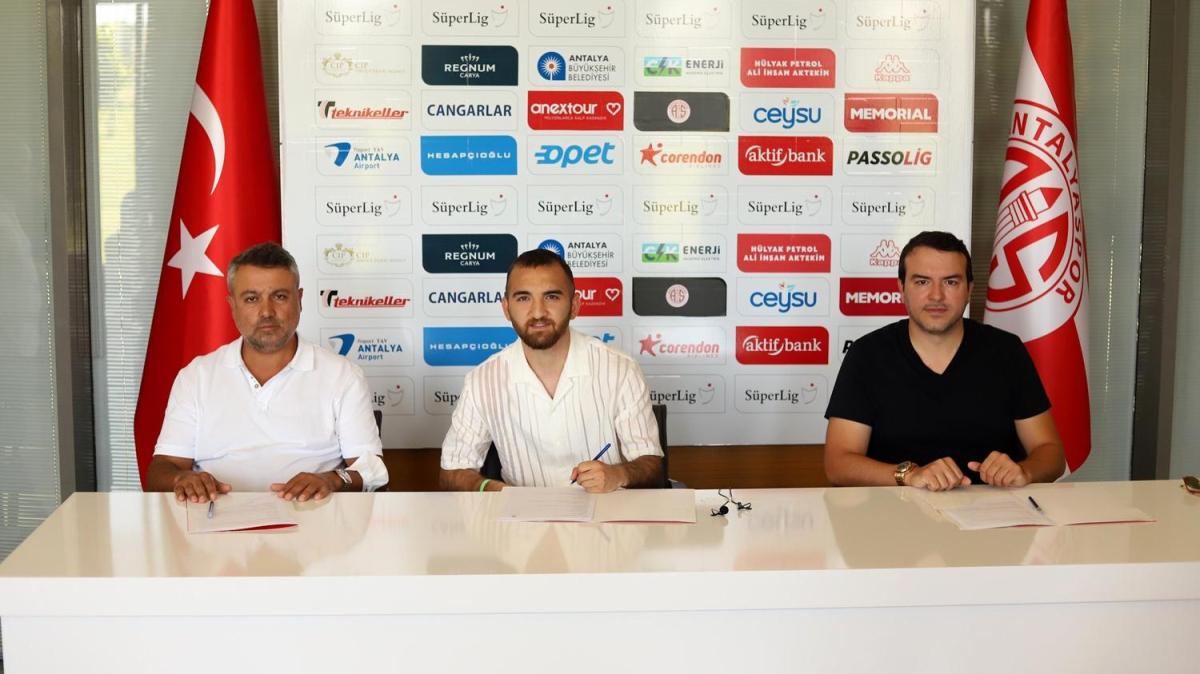 Erkan Eyibil'den Antalyaspor'a 5 yllk imza