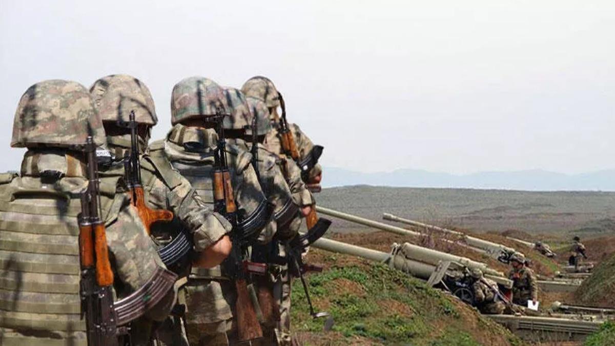 Ermenistan'dan Azerbaycan askerine taciz atei! 