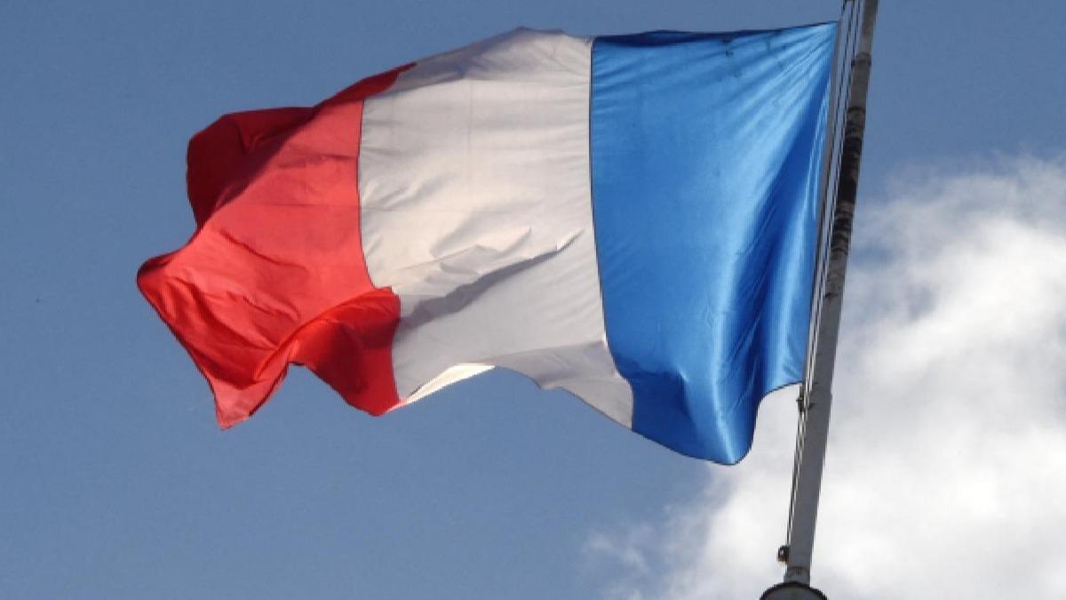Fransa, Orta Afrika Cumhuriyeti'yle askeri i birliini askya ald 