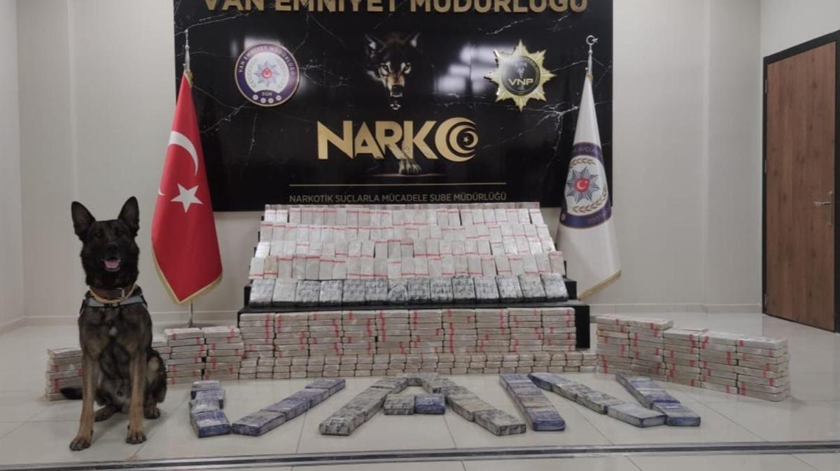 Van'da zehir tacirlerine baskn: 306 kilo eroin ele geirildi 